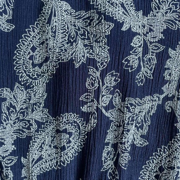 Paper Crane Navy & White Paisley Tie-Back Top – Size Medium - Picture 2 of 8